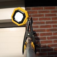 LED Akku Arbeitsleuchte, mit Gerüstklemme