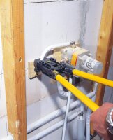 REMS Eco-Press Hand-Radialpresse für Kunststoff und Verbundrohre